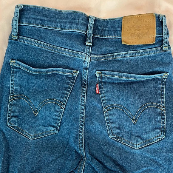 Levi’s high rise super skinny jeans - Picture 2 of 3